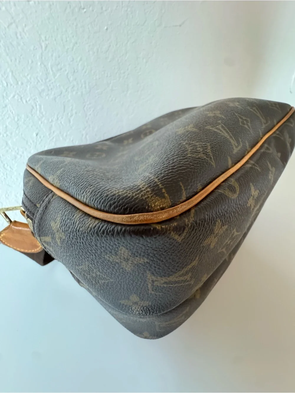 Louis Vuitton Monogram Reporter PM Shoulder / Crossbody Bag